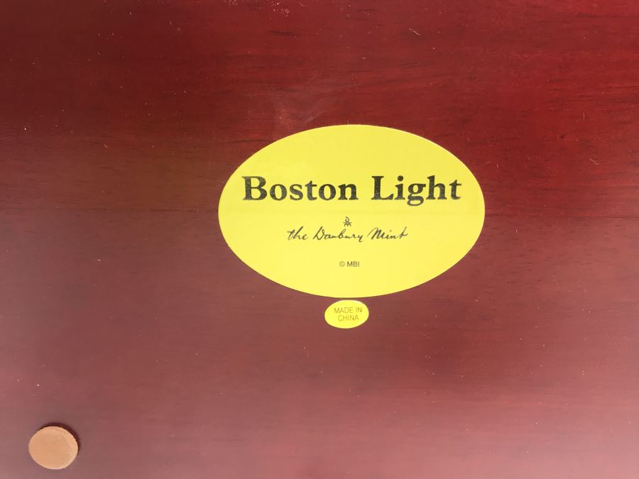The Danbury Mint Boston Light Lighthouse Sculpture Figurine With Box [Photo 15]
