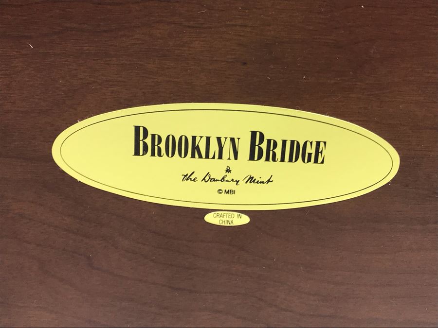 The Danbury Mint Brooklyn Bridge Landmark Sculpture New York City, New York With Box [Photo 23]