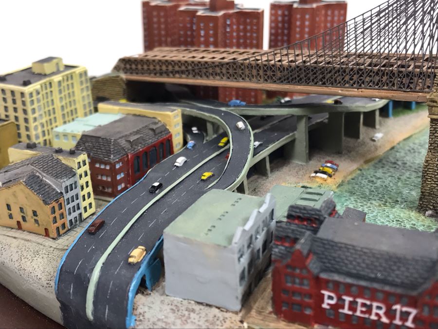 The Danbury Mint Brooklyn Bridge Landmark Sculpture New York City, New York With Box [Photo 22]