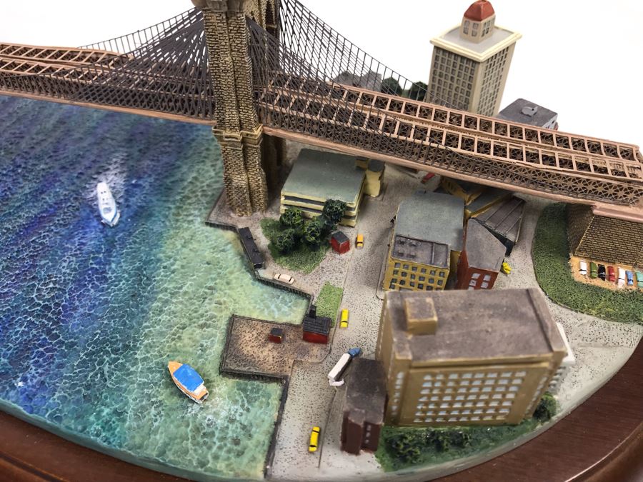 The Danbury Mint Brooklyn Bridge Landmark Sculpture New York City, New York With Box [Photo 18]