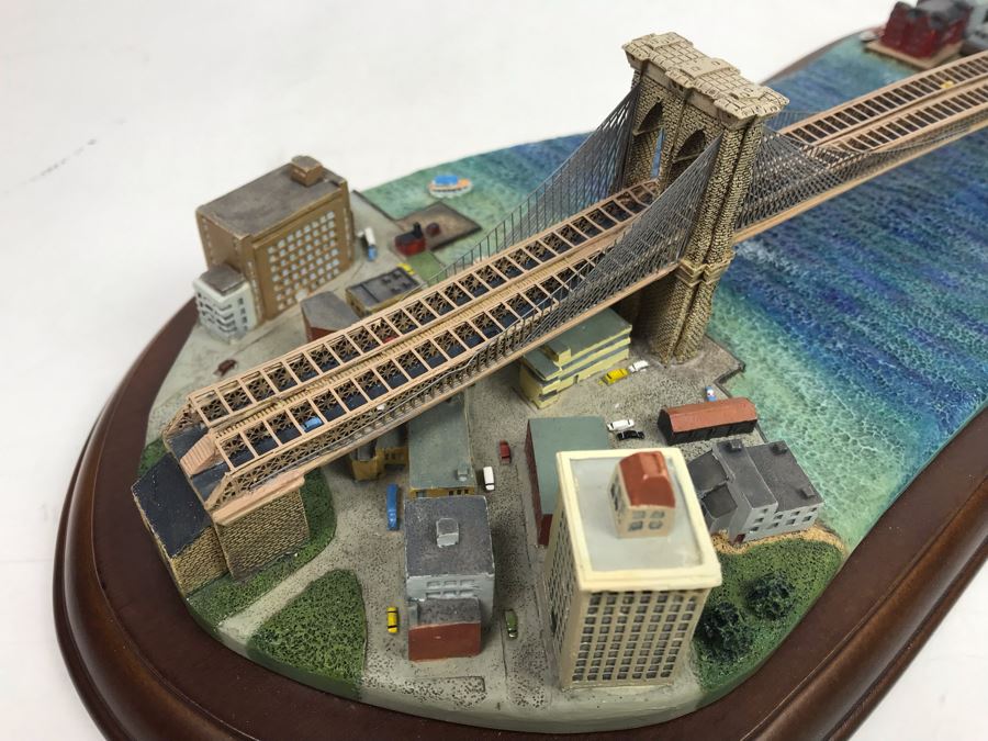 The Danbury Mint Brooklyn Bridge Landmark Sculpture New York City, New York With Box [Photo 16]