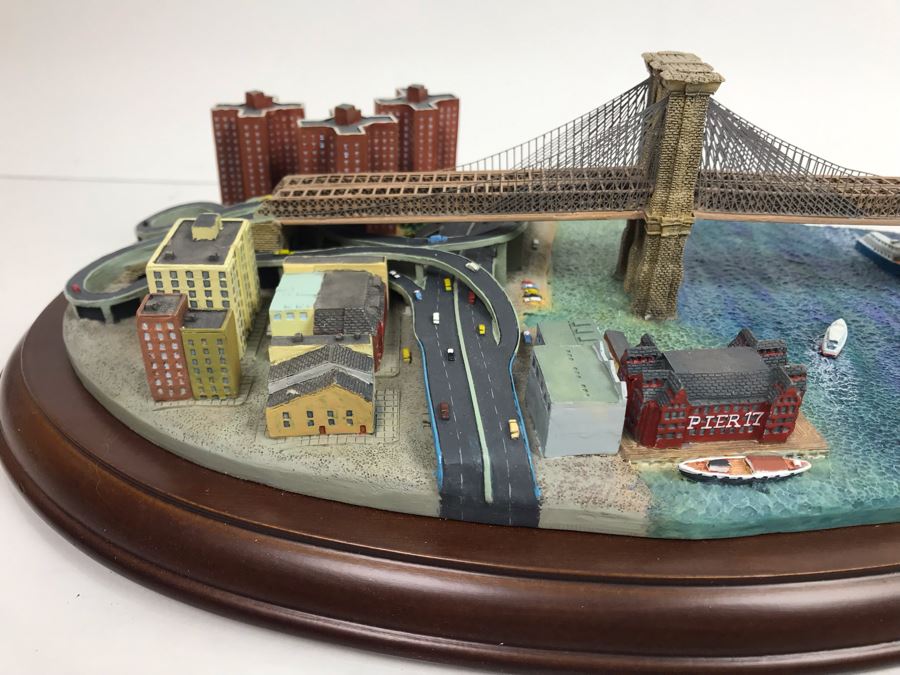 The Danbury Mint Brooklyn Bridge Landmark Sculpture New York City, New York With Box [Photo 3]