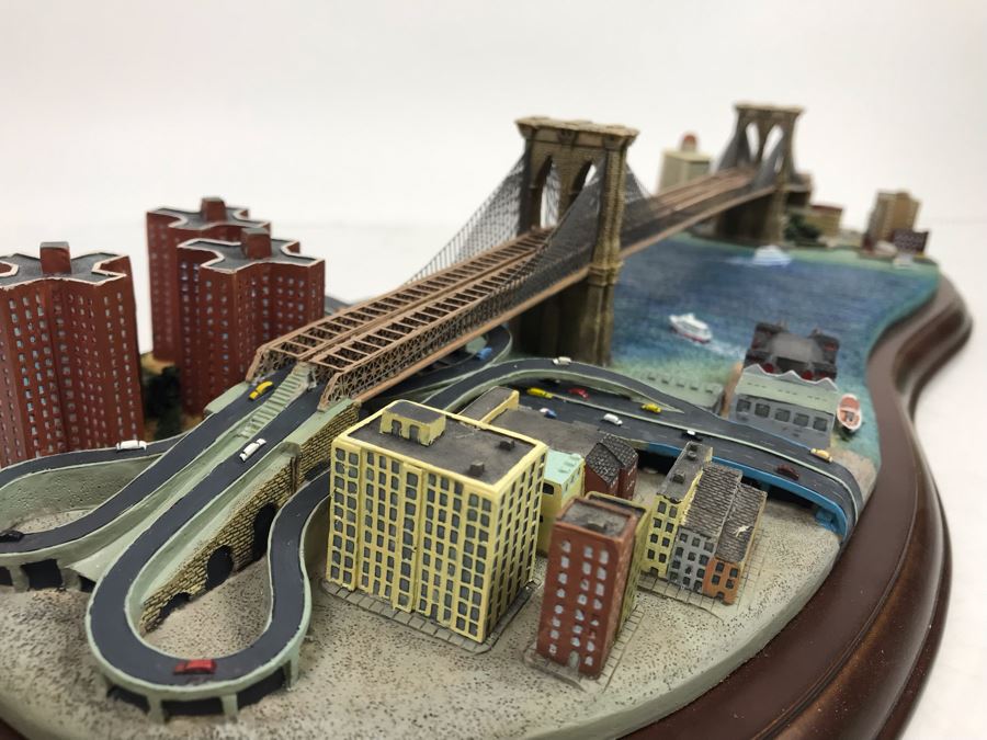 The Danbury Mint Brooklyn Bridge Landmark Sculpture New York City, New York With Box [Photo 10]