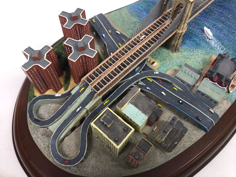 The Danbury Mint Brooklyn Bridge Landmark Sculpture New York City, New York With Box [Photo 11]
