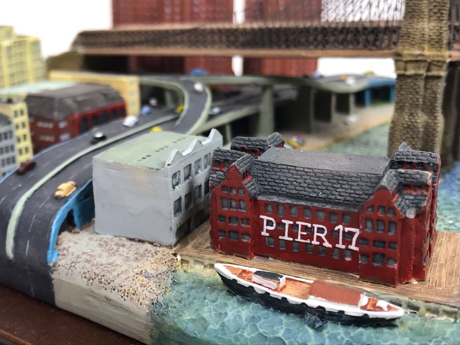 The Danbury Mint Brooklyn Bridge Landmark Sculpture New York City, New York With Box [Photo 21]