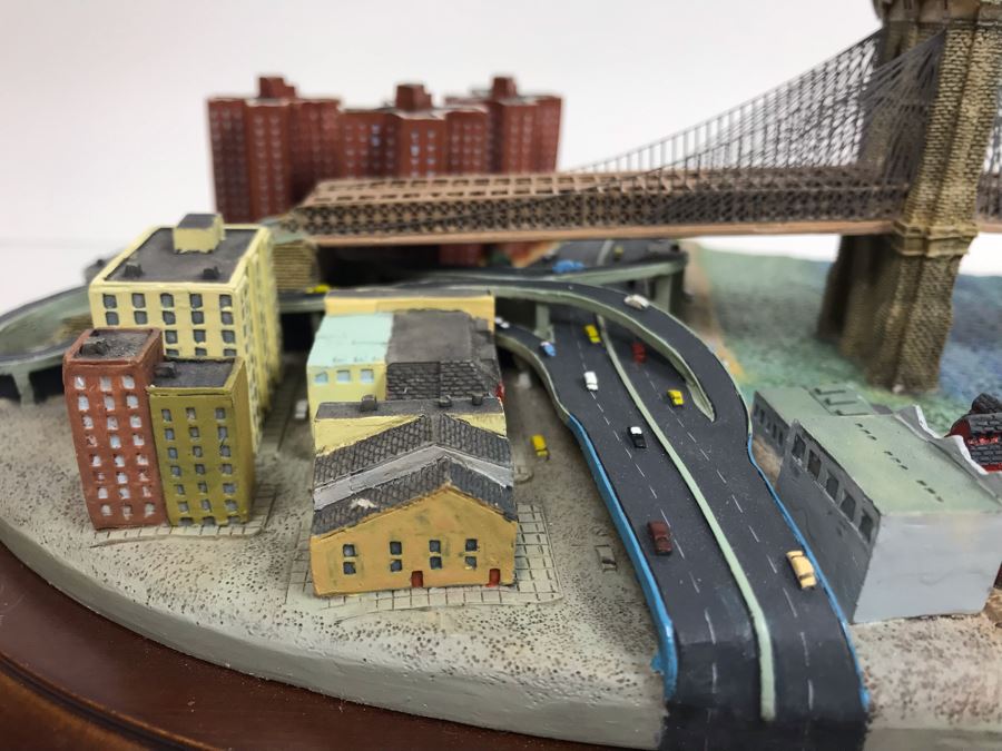 The Danbury Mint Brooklyn Bridge Landmark Sculpture New York City, New York With Box [Photo 5]