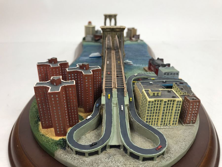 The Danbury Mint Brooklyn Bridge Landmark Sculpture New York City, New York With Box [Photo 12]