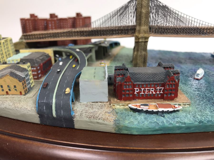 The Danbury Mint Brooklyn Bridge Landmark Sculpture New York City, New York With Box [Photo 4]