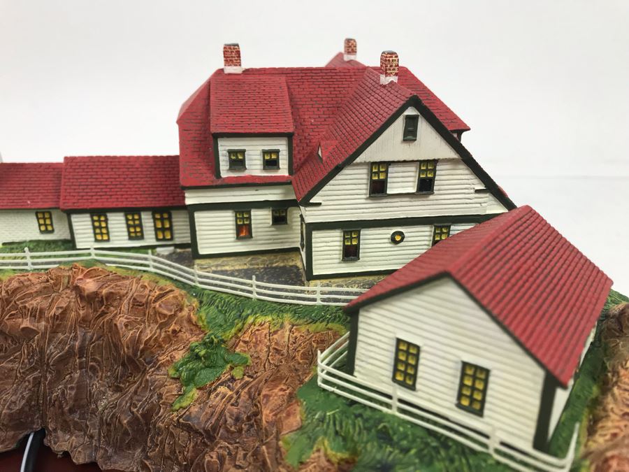 The Danbury Mint Portland Head Lighthouse Maine Collection Great American Lighthouses With Box [Photo 15]