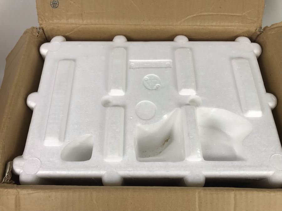 The Danbury Mint Portland Head Lighthouse Maine Collection Great American Lighthouses With Box [Photo 22]