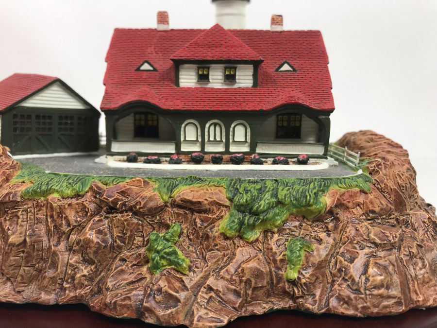 The Danbury Mint Portland Head Lighthouse Maine Collection Great American Lighthouses With Box [Photo 11]