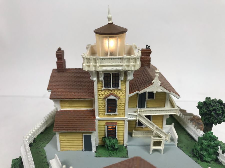 The Danbury Mint East Brother Lighthouse, San Francisco Bay, California Collection Great American Lighthouses With Box [Photo 16]