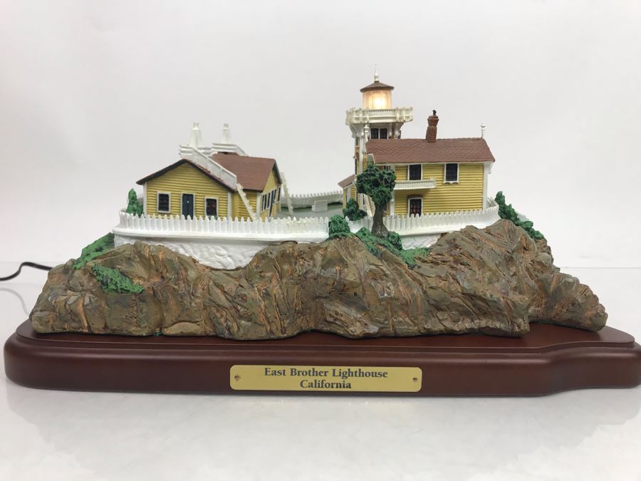 The Danbury Mint East Brother Lighthouse, San Francisco Bay, California Collection Great American Lighthouses With Box [Photo 1]