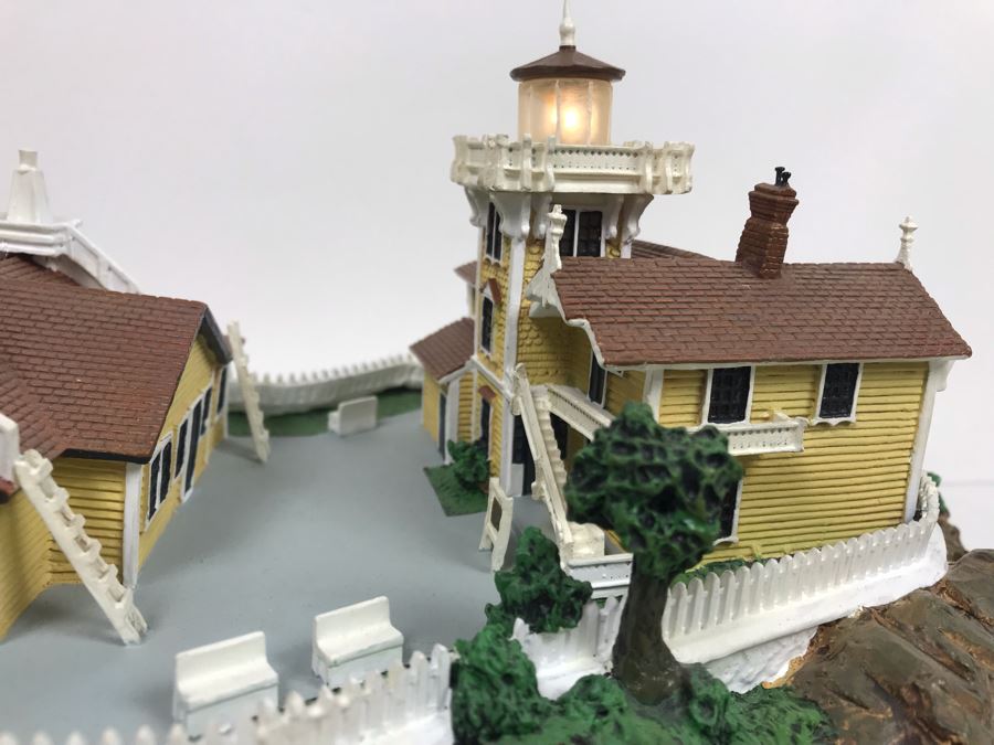 The Danbury Mint East Brother Lighthouse, San Francisco Bay, California Collection Great American Lighthouses With Box [Photo 5]