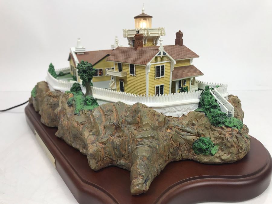 The Danbury Mint East Brother Lighthouse, San Francisco Bay, California Collection Great American Lighthouses With Box [Photo 7]