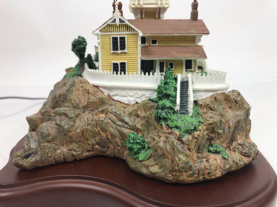 The Danbury Mint East Brother Lighthouse, San Francisco Bay, California Collection Great American Lighthouses With Box [Photo 9]