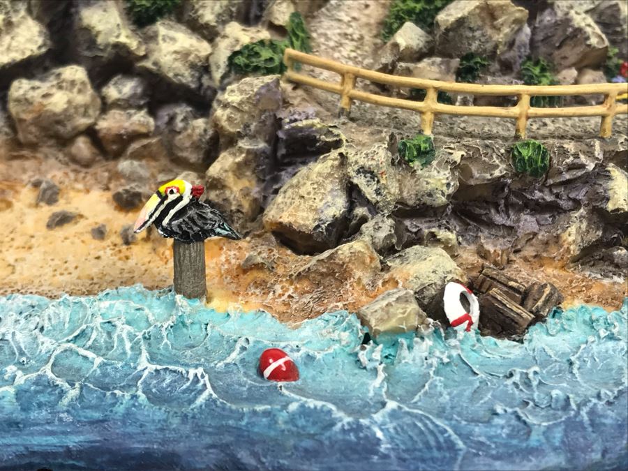 The Danbury Mint Mariner's Cove Lighthouse By Colin Gough With Box [Photo 5]