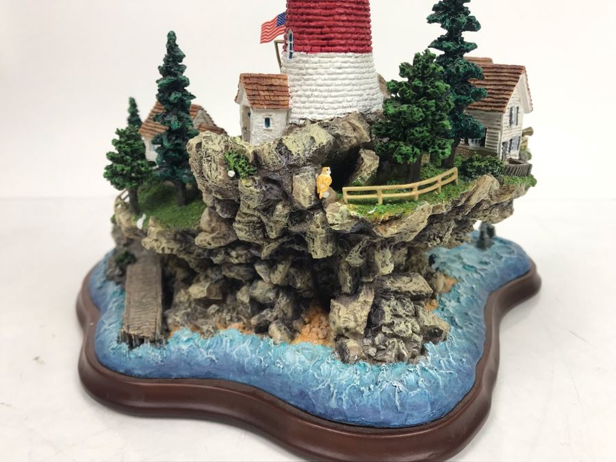 The Danbury Mint Mariner's Cove Lighthouse By Colin Gough With Box [Photo 12]