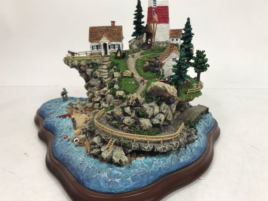 The Danbury Mint Mariner's Cove Lighthouse By Colin Gough With Box [Photo 10]