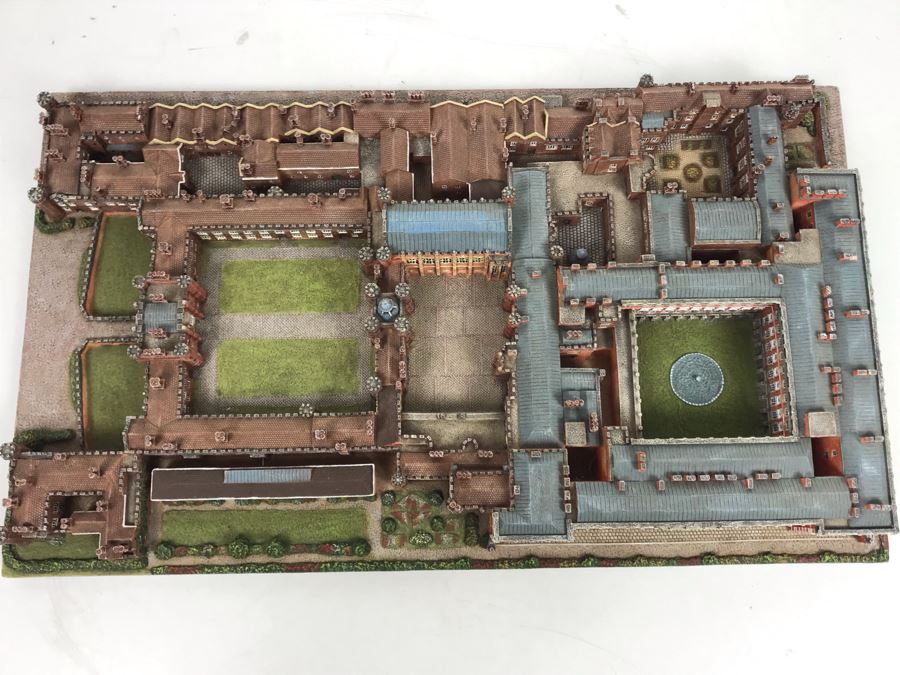 The Danbury Mint Hampton Court Collection Castles Of The British Monarchy With Box [Photo 6]
