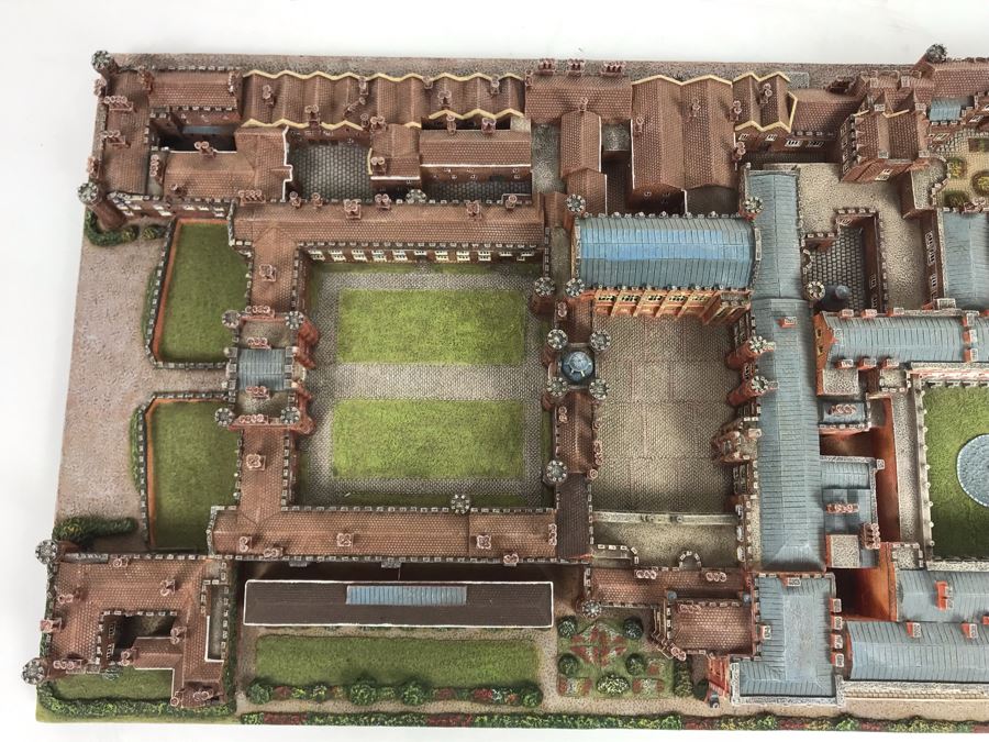 The Danbury Mint Hampton Court Collection Castles Of The British Monarchy With Box [Photo 8]