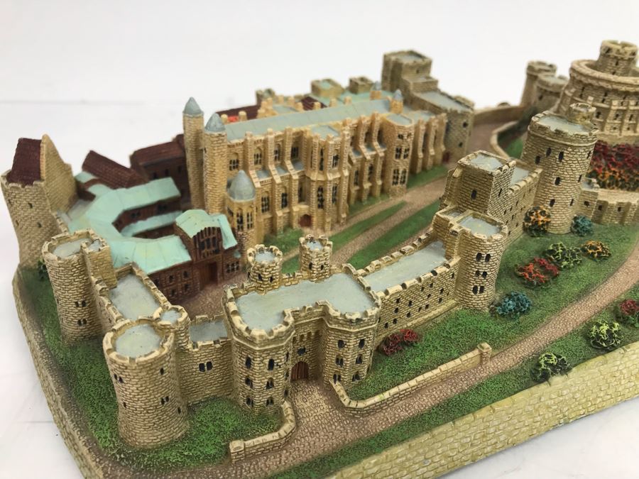The Danbury Mint Windsor Castle Collection Castles Of The British Monarchy With Box [Photo 3]