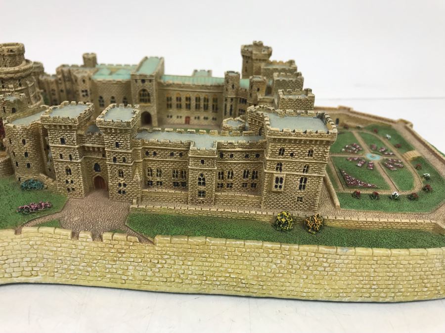 The Danbury Mint Windsor Castle Collection Castles Of The British Monarchy With Box [Photo 5]