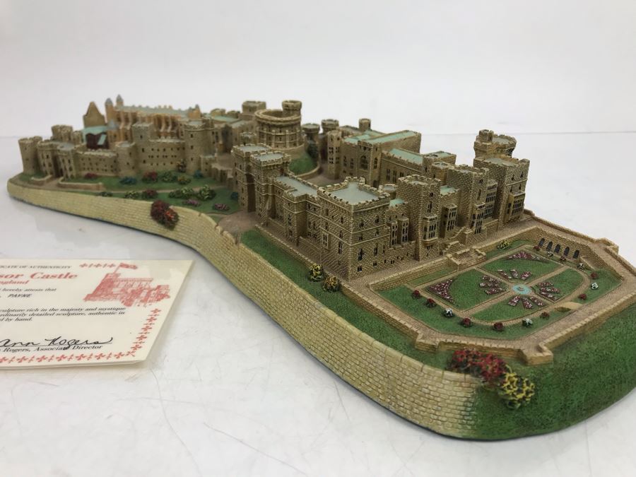 The Danbury Mint Windsor Castle Collection Castles Of The British Monarchy With Box [Photo 7]