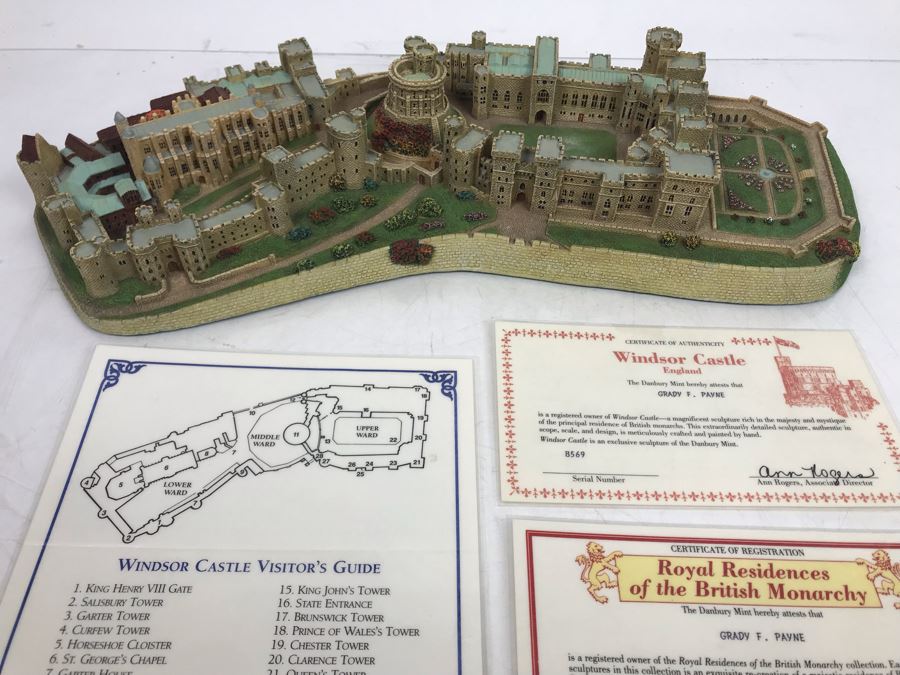 The Danbury Mint Windsor Castle Collection Castles Of The British Monarchy With Box [Photo 1]