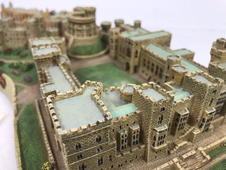 The Danbury Mint Windsor Castle Collection Castles Of The British Monarchy With Box [Photo 10]