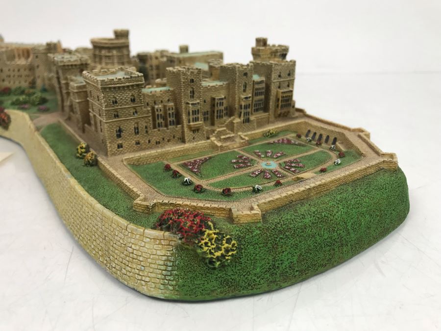 The Danbury Mint Windsor Castle Collection Castles Of The British Monarchy With Box [Photo 8]