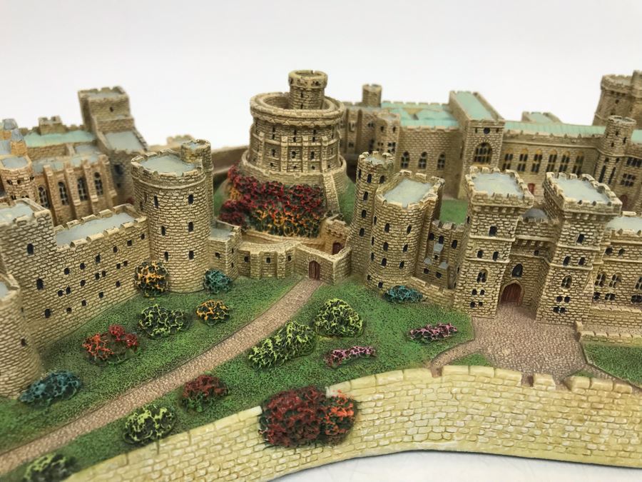 The Danbury Mint Windsor Castle Collection Castles Of The British Monarchy With Box [Photo 4]
