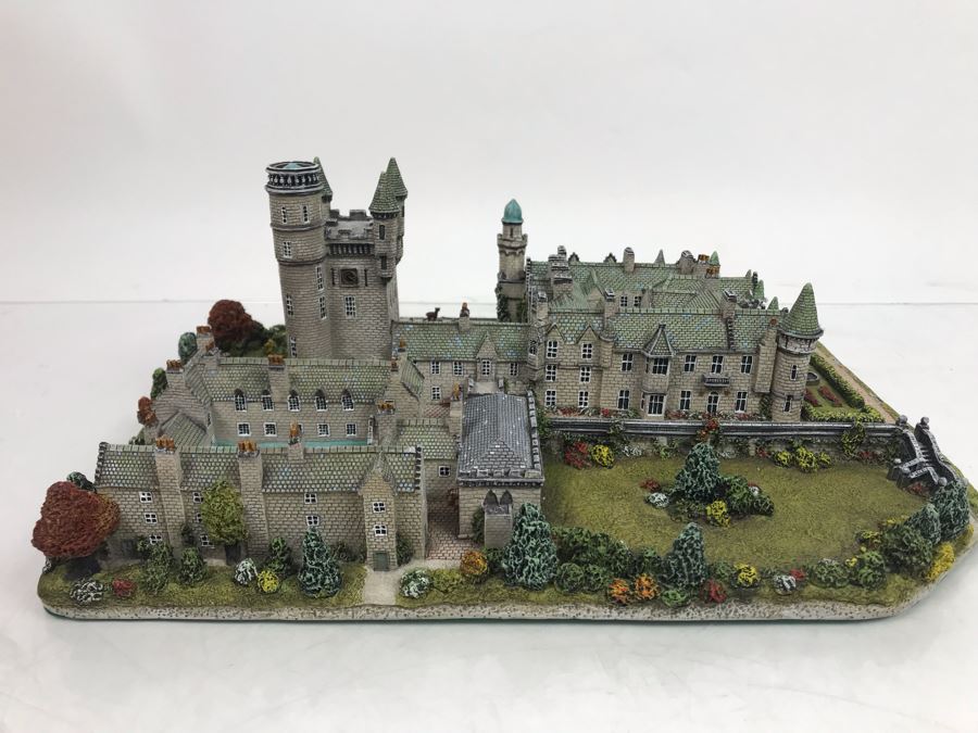 The Danbury Mint Balmoral Castle One Of Queen's Private Residences Collection The Royal Residences Of The British Monarchy With Box [Photo 9]