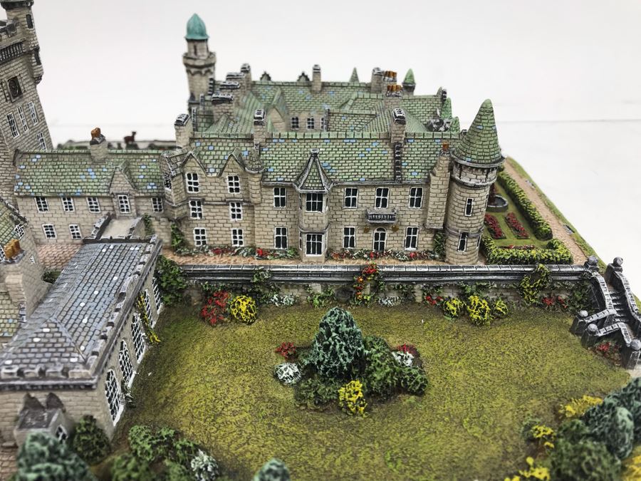 The Danbury Mint Balmoral Castle One Of Queen's Private Residences Collection The Royal Residences Of The British Monarchy With Box [Photo 12]