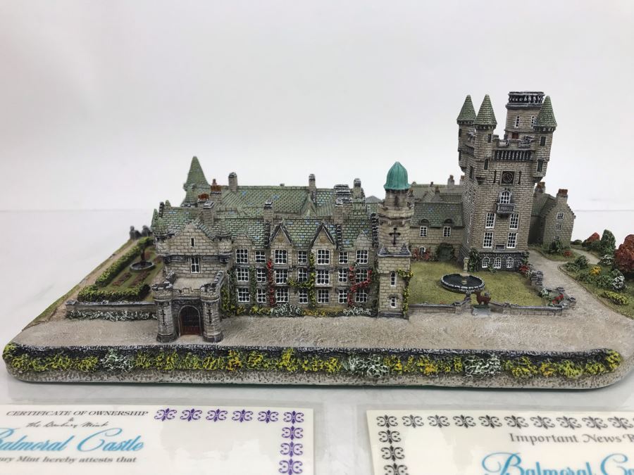 The Danbury Mint Balmoral Castle One Of Queen's Private Residences Collection The Royal Residences Of The British Monarchy With Box [Photo 3]
