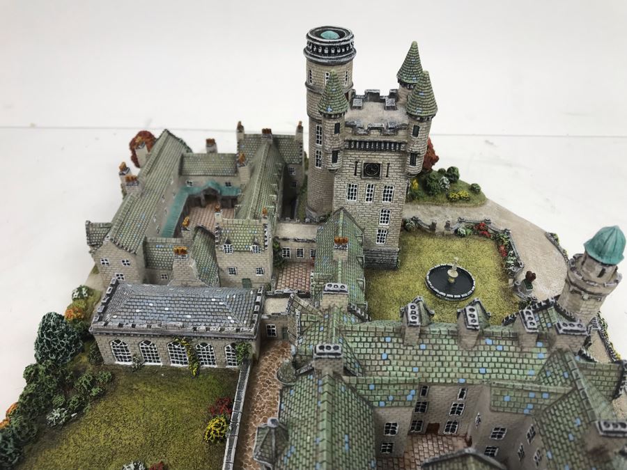 The Danbury Mint Balmoral Castle One Of Queen's Private Residences Collection The Royal Residences Of The British Monarchy With Box [Photo 16]