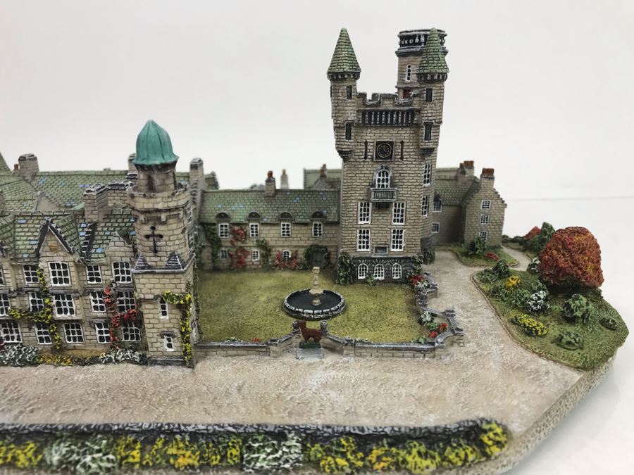 The Danbury Mint Balmoral Castle One Of Queen's Private Residences Collection The Royal Residences Of The British Monarchy With Box [Photo 6]