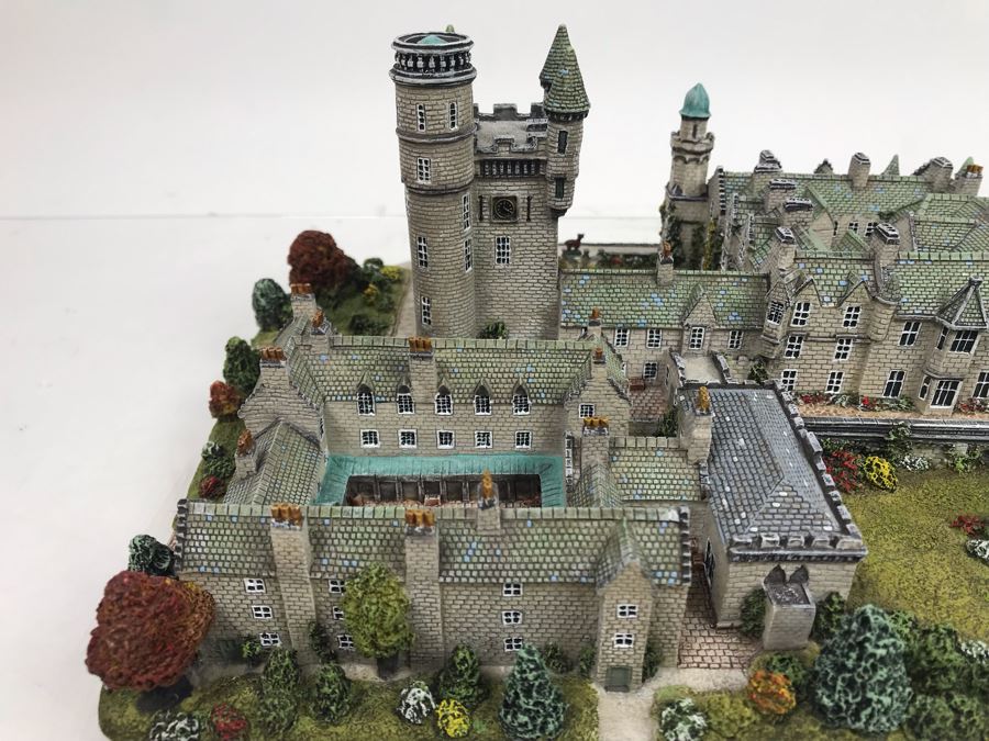 The Danbury Mint Balmoral Castle One Of Queen's Private Residences Collection The Royal Residences Of The British Monarchy With Box [Photo 11]