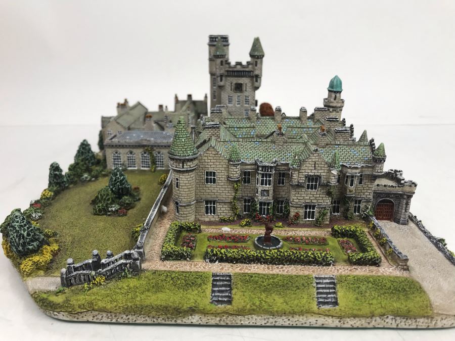 The Danbury Mint Balmoral Castle One Of Queen's Private Residences Collection The Royal Residences Of The British Monarchy With Box [Photo 13]