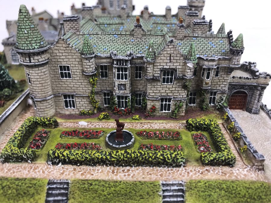 The Danbury Mint Balmoral Castle One Of Queen's Private Residences Collection The Royal Residences Of The British Monarchy With Box [Photo 14]