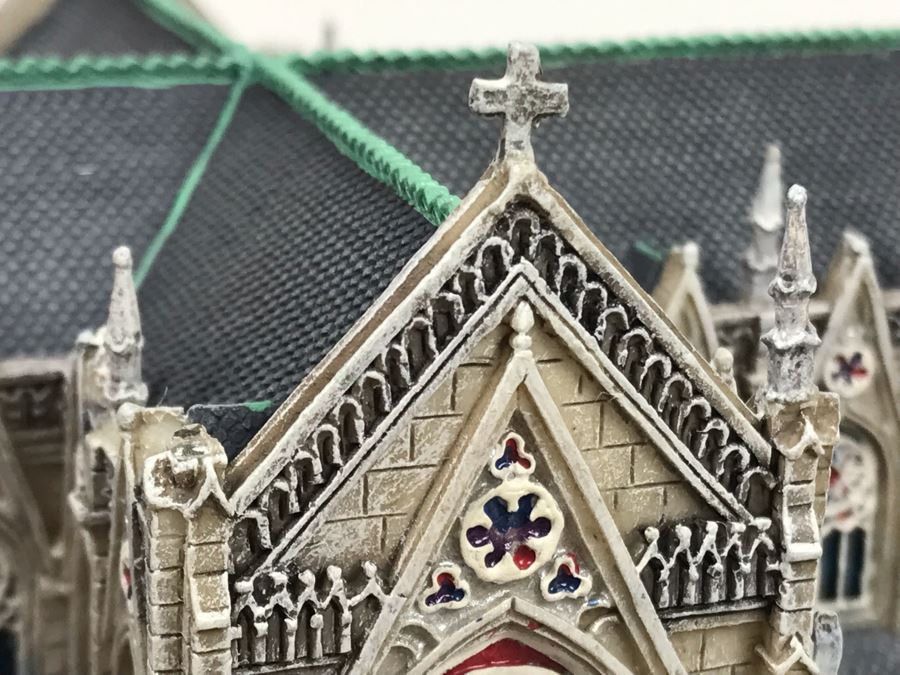 The Danbury Mint St. Patrick's Cathedral New York City With Box - (2) Spires Need To Be Glued (Have Parts) [Photo 17]