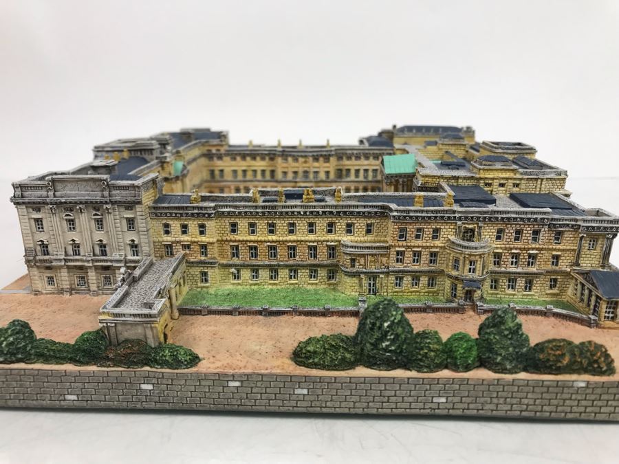 The Danbury Mint Buckingham Palace From Collection The Royal Residences Of The British Monarchy With Box [Photo 7]