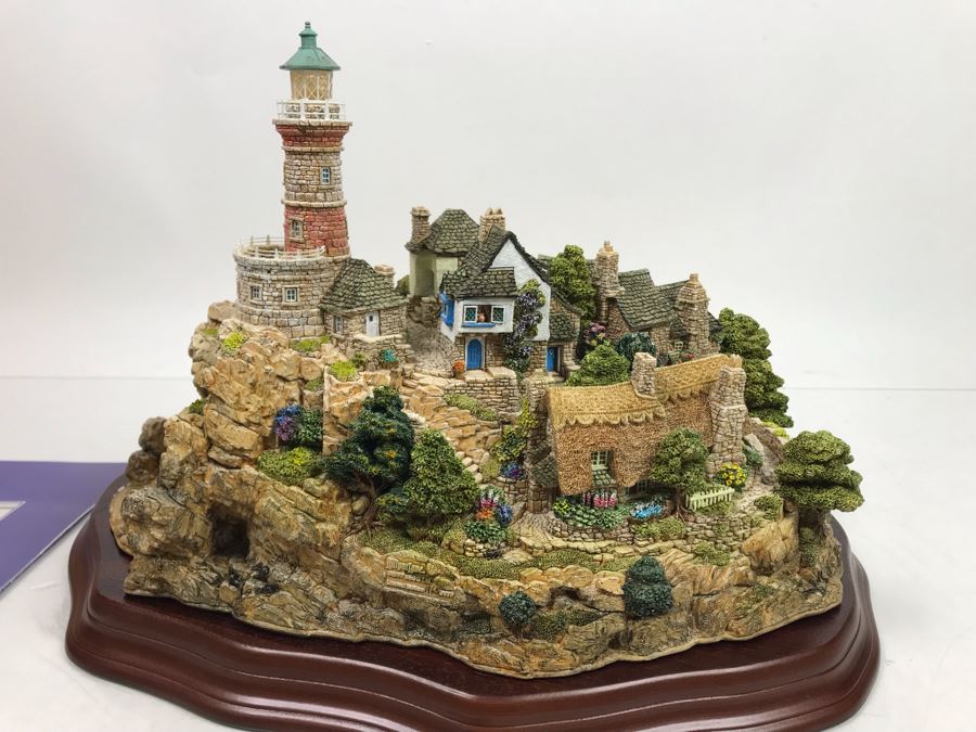 Large Lilliput Lane Limited Edition 'Out Of The Storm' Sculpture Figurine With Box Handmade In England Limited To 3,000 Retailed Over $2,000 [Photo 14]