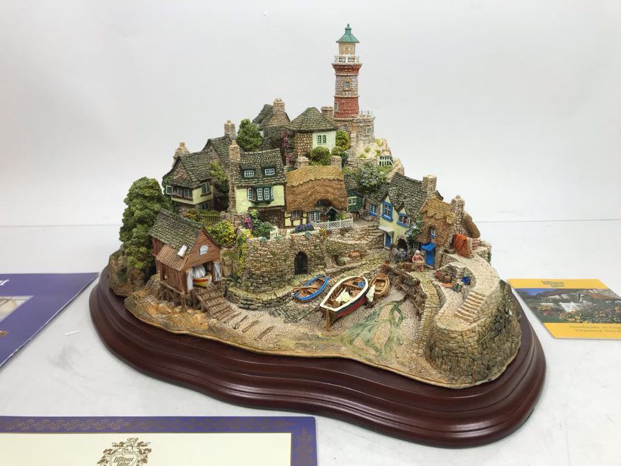 Large Lilliput Lane Limited Edition 'Out Of The Storm' Sculpture Figurine With Box Handmade In England Limited To 3,000 Retailed Over $2,000 [Photo 1]