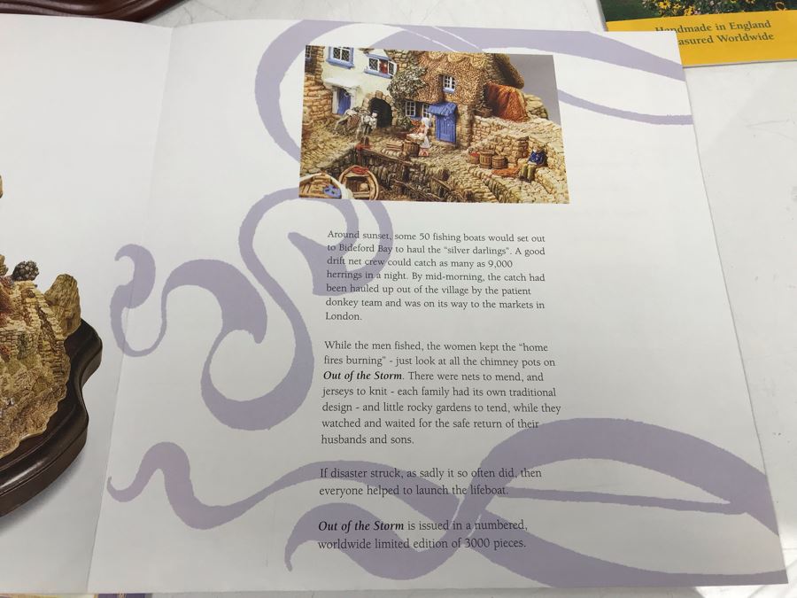 Large Lilliput Lane Limited Edition 'Out Of The Storm' Sculpture Figurine With Box Handmade In England Limited To 3,000 Retailed Over $2,000 [Photo 21]