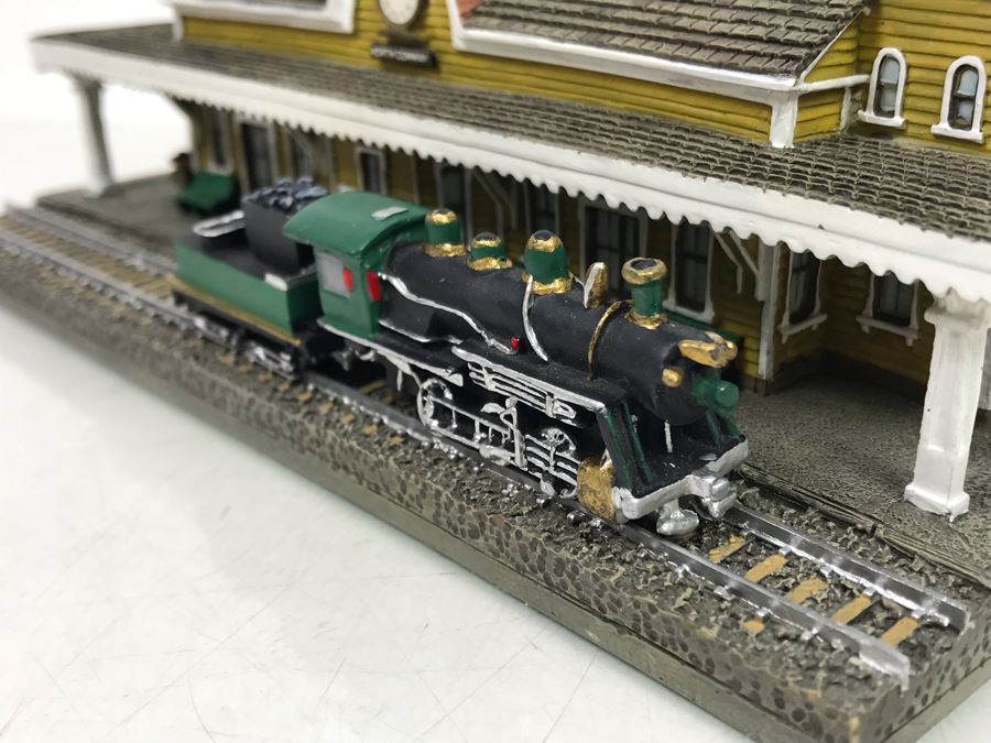 1993 The Danbury Mint The North Conway Railroad Station America's Historic Railroad Stations With Box [Photo 8]