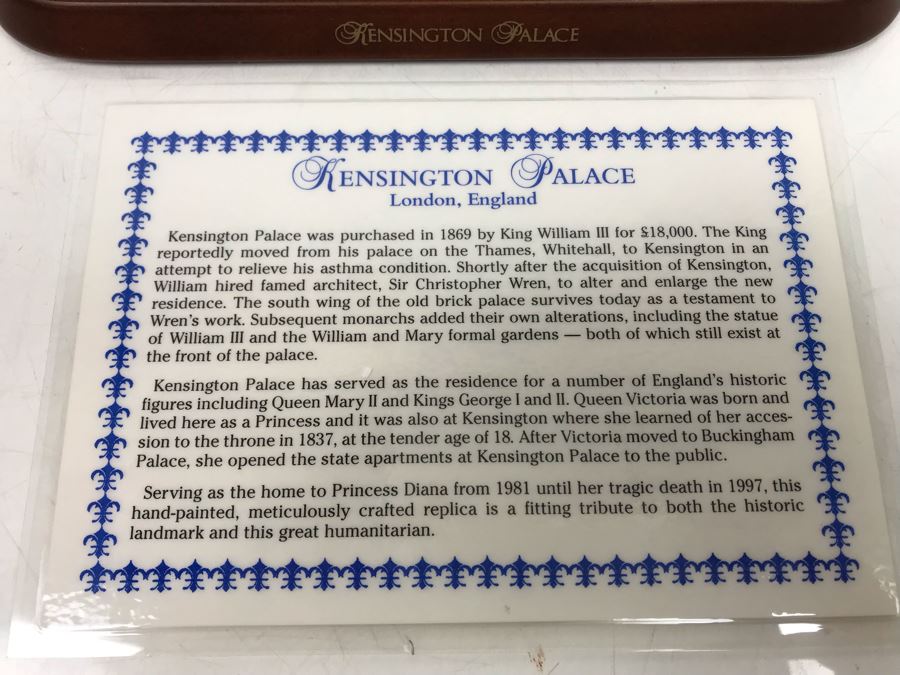 The Danbury Mint Kensington Palace London, England Home Of Princess Diana With Box [Photo 3]