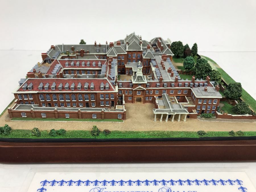 The Danbury Mint Kensington Palace London, England Home Of Princess Diana With Box [Photo 11]