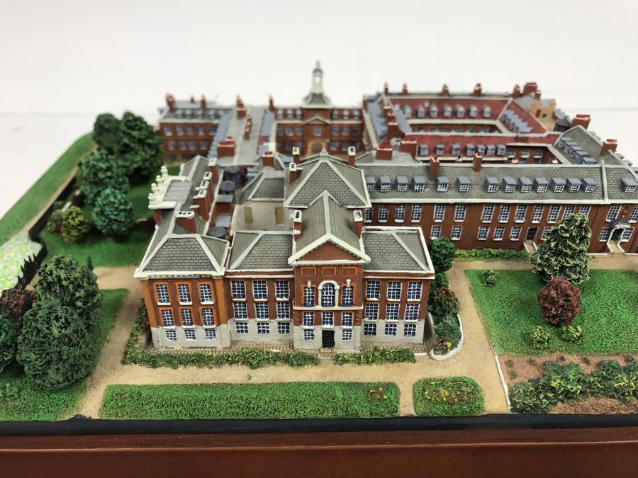 The Danbury Mint Kensington Palace London, England Home Of Princess Diana With Box [Photo 8]