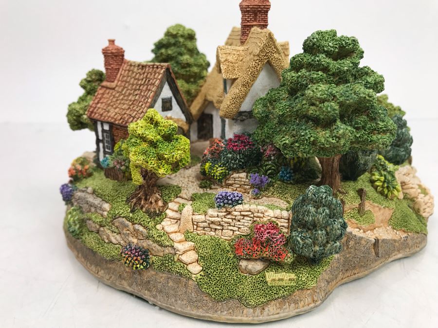 Vintage 1998 Lilliput Lane 'Flatford Lock' Sculpture Figurine With Box [Photo 9]